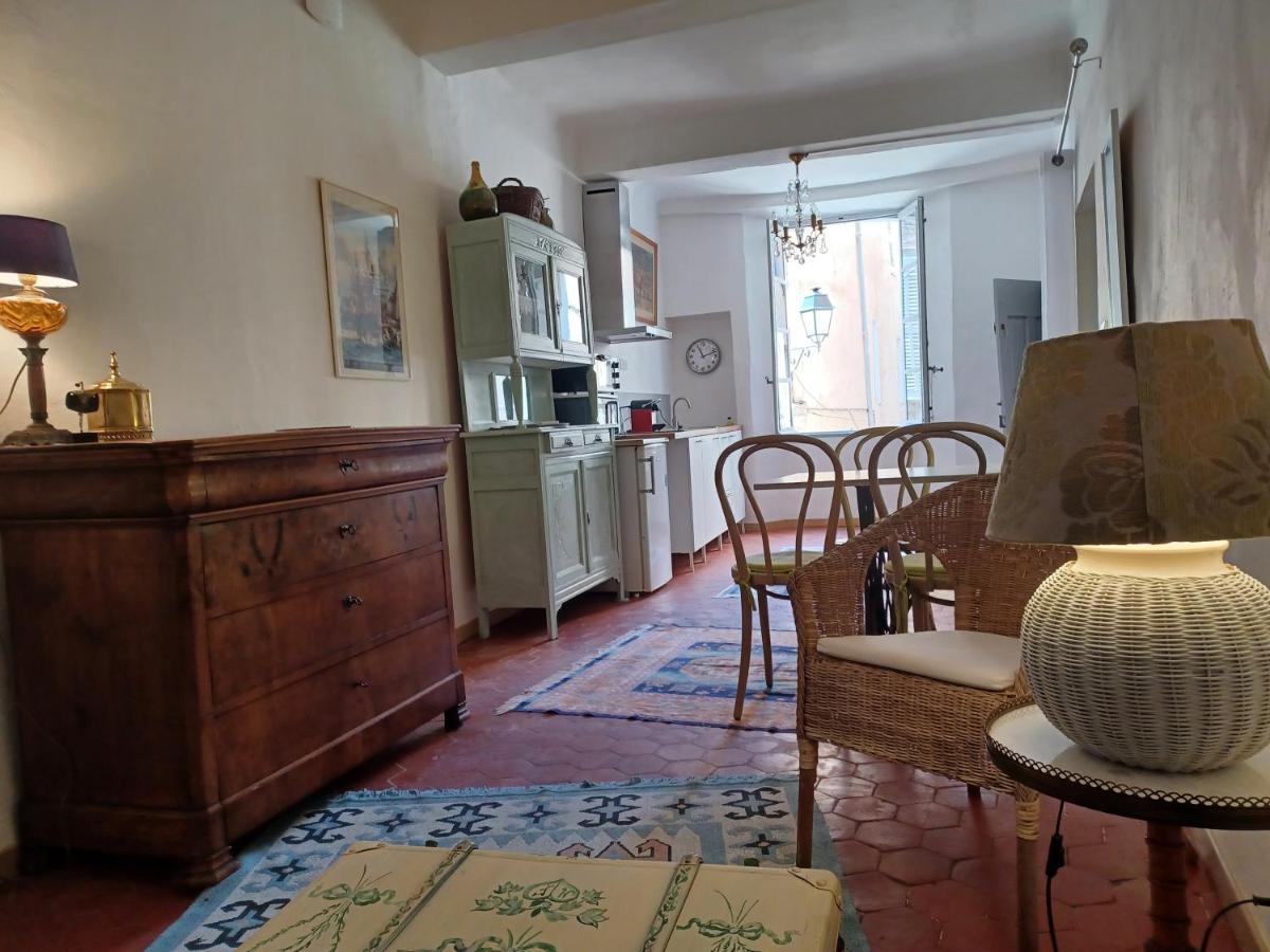 L'Horloge Apartman Aups Kültér fotó